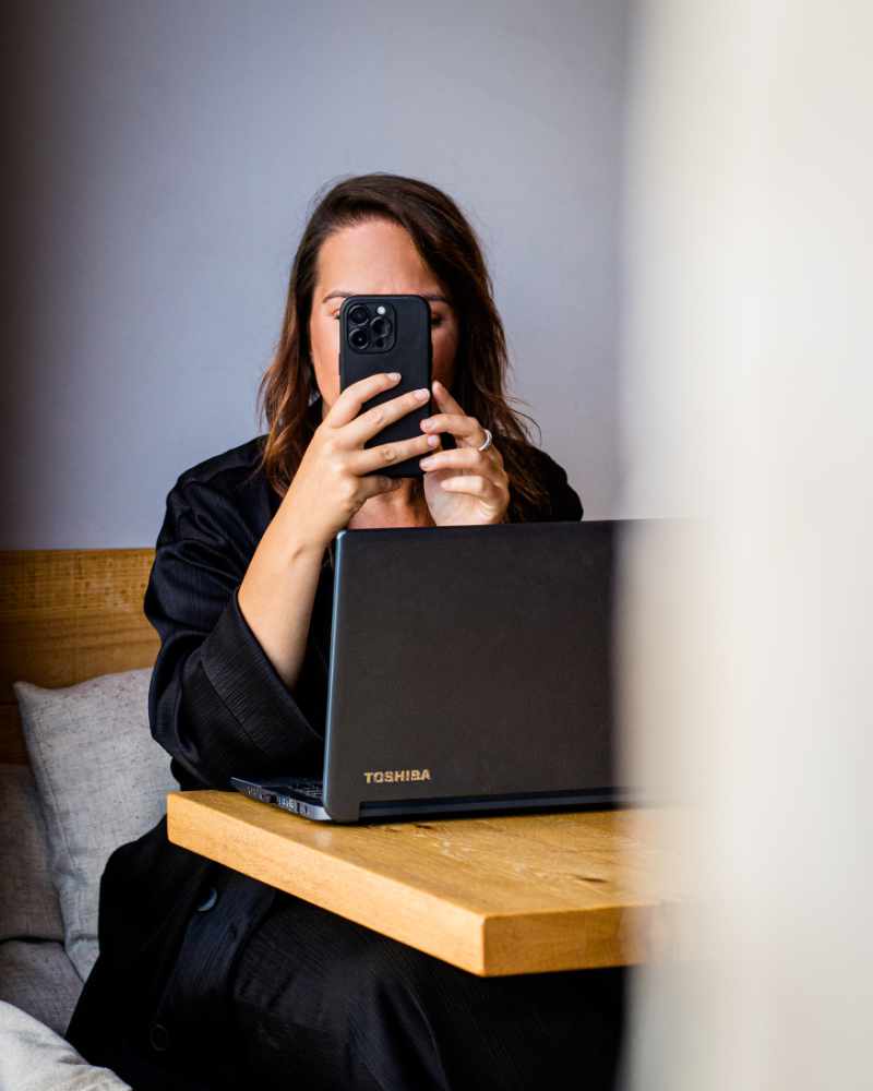 Laura trabajando